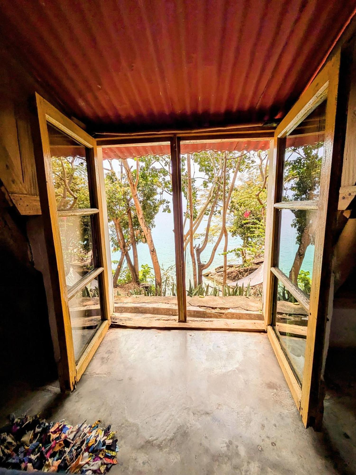 Butterfly Space- A Non-Profit Eco-Lodge Nkhata Bay Екстериор снимка